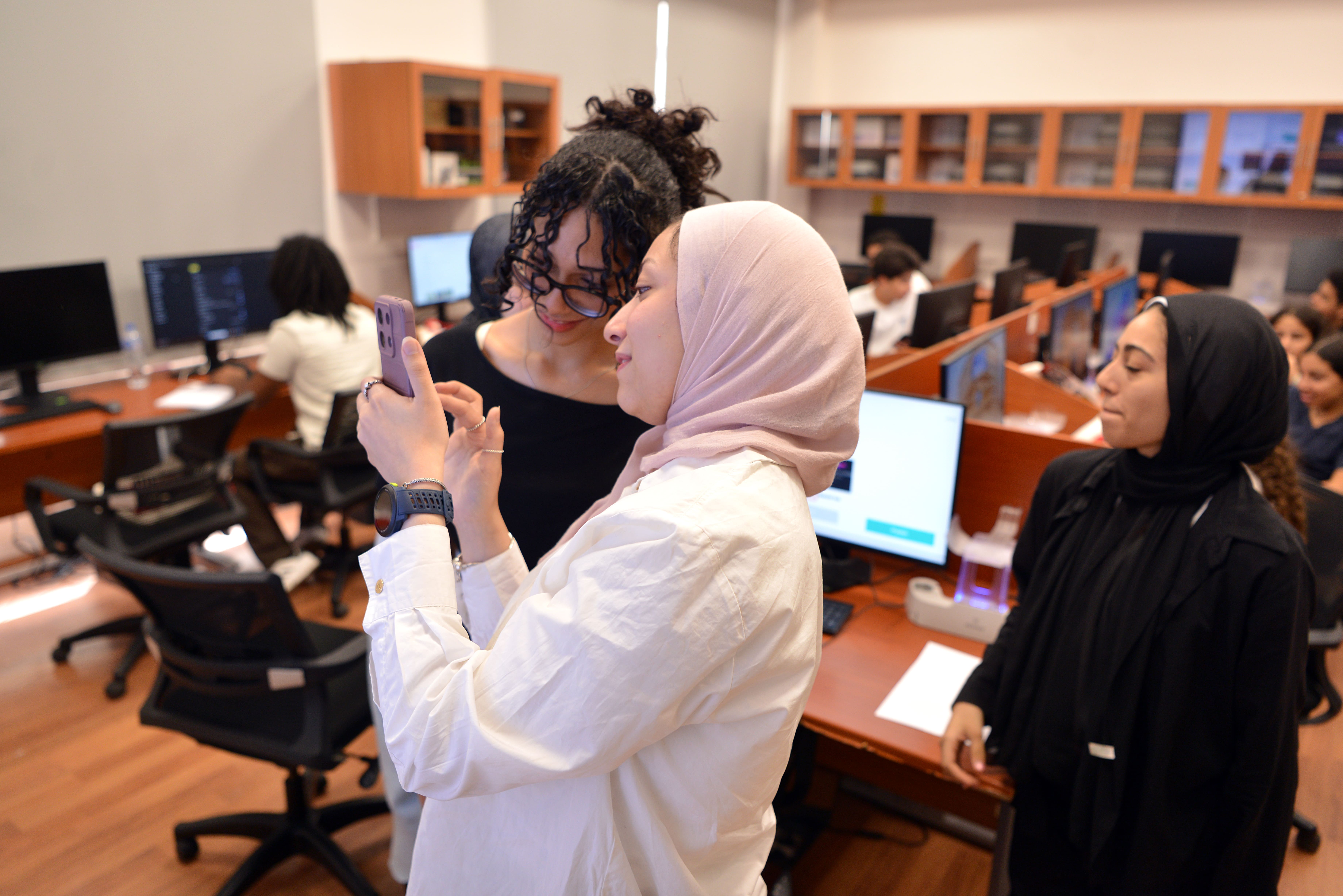 Future University in Egypt Hosts "Designing AR Experiences with No-Code Tools" Workshop for School Students